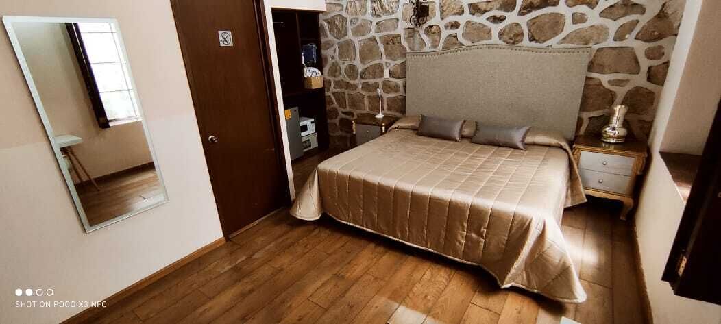 Hotel Cantera Rosa