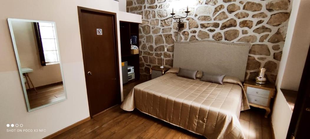 Hotel Cantera Rosa