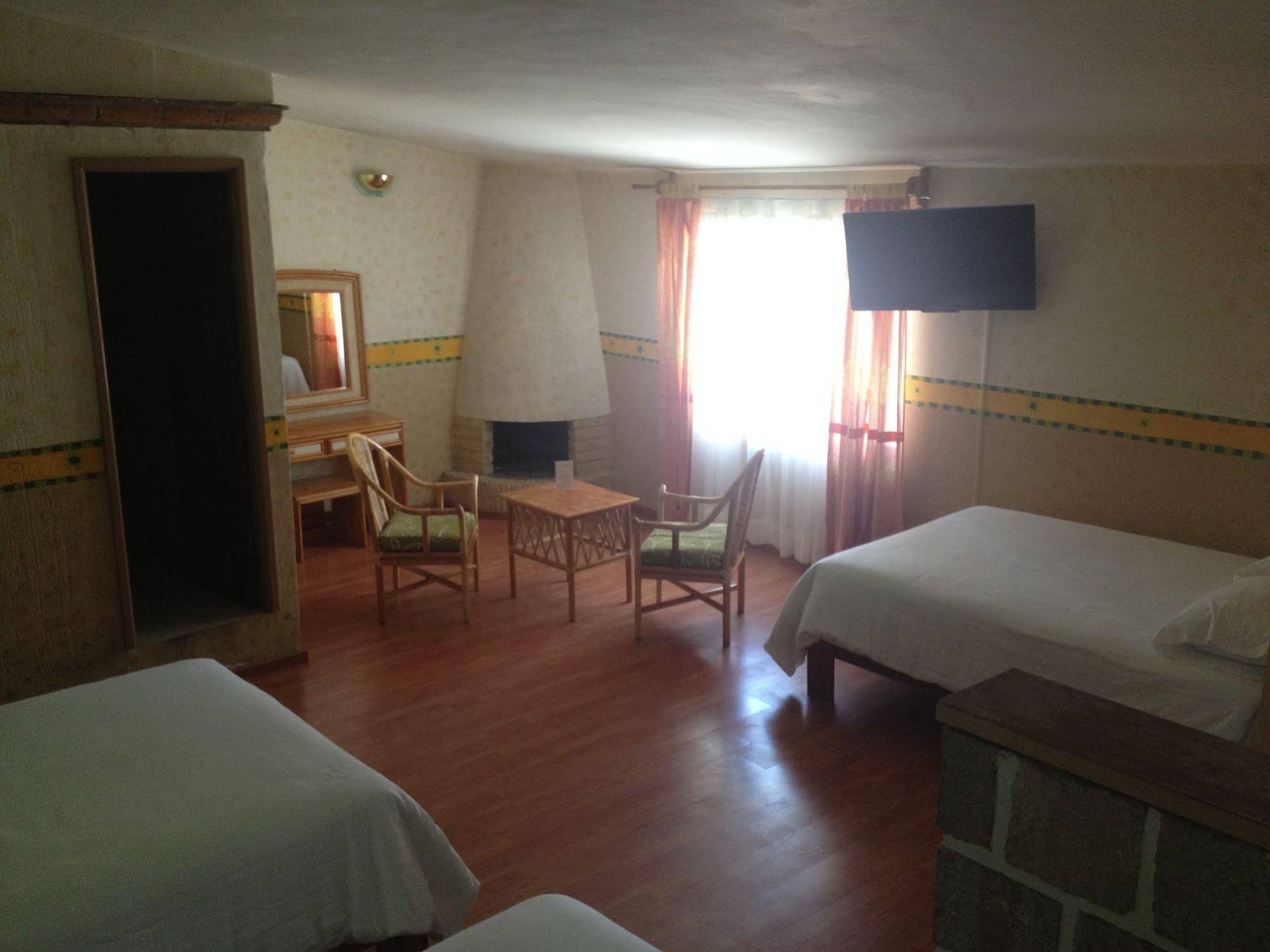 Hotel & Suites Hacienda Montesinos