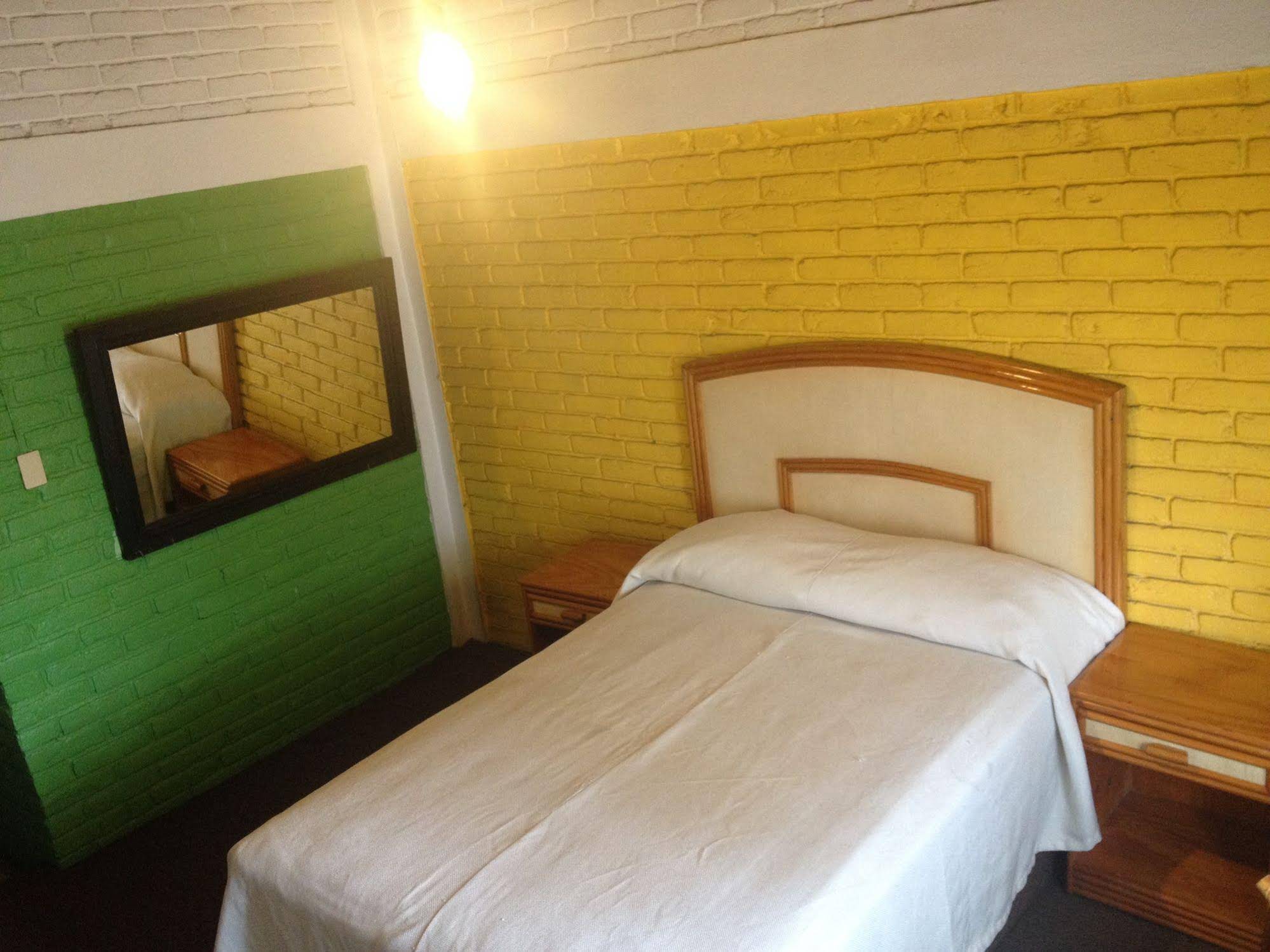 Hotel & Suites Hacienda Montesinos