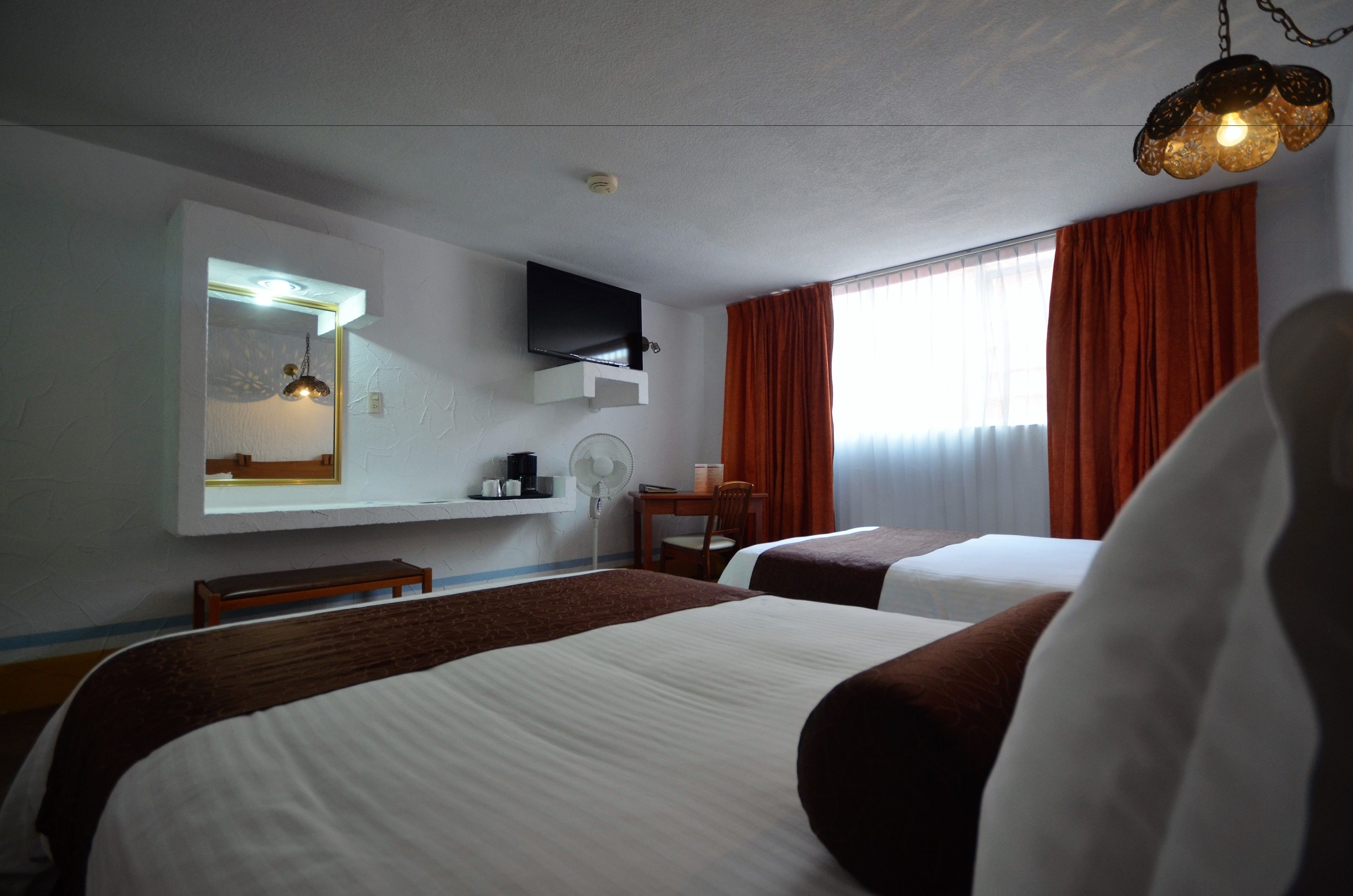 Howard Johnson by Wyndham Morelia Calle Real