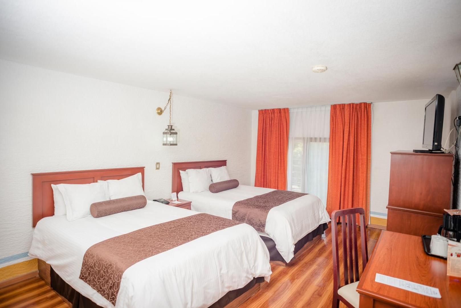 Howard Johnson by Wyndham Morelia Calle Real