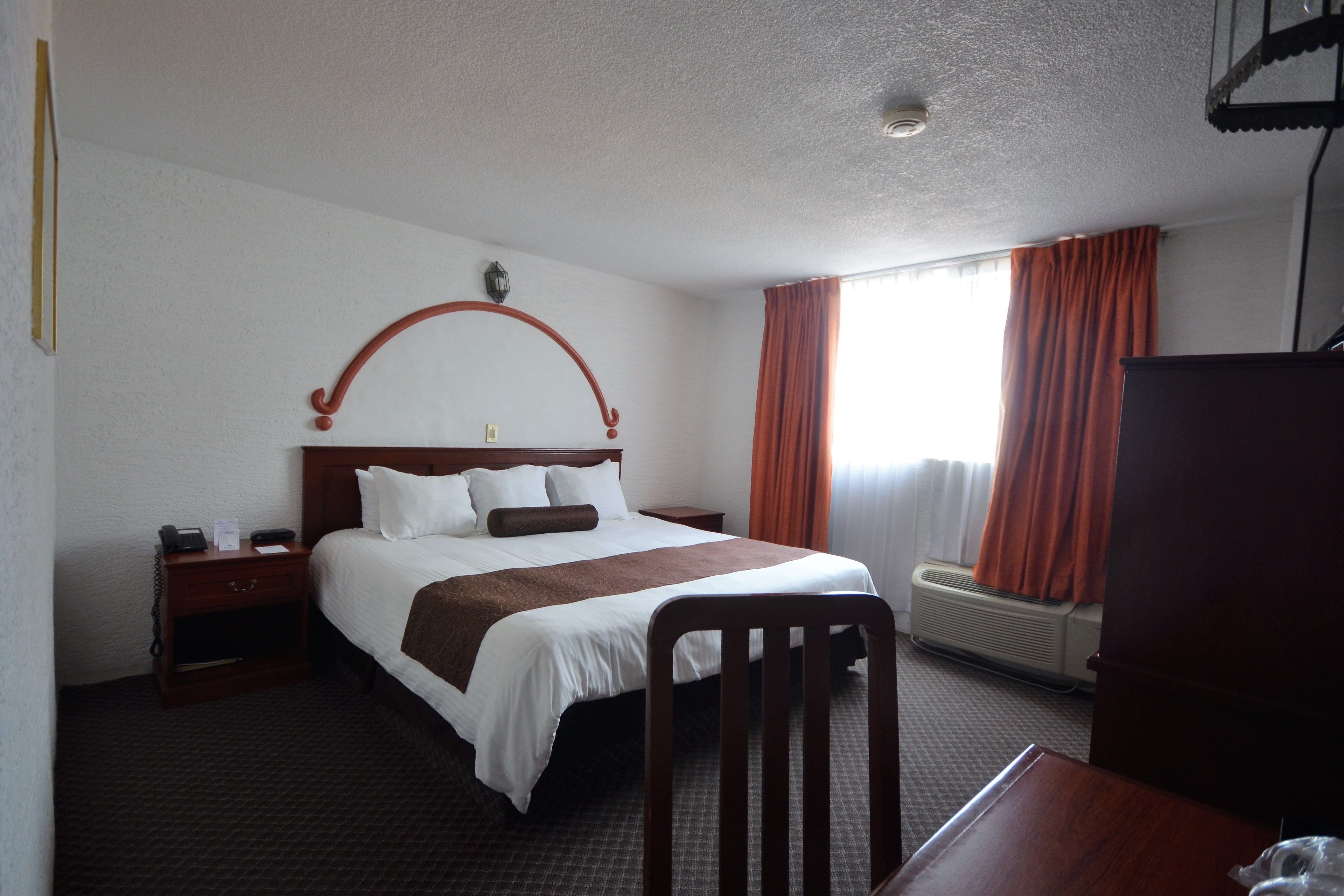 Howard Johnson by Wyndham Morelia Calle Real