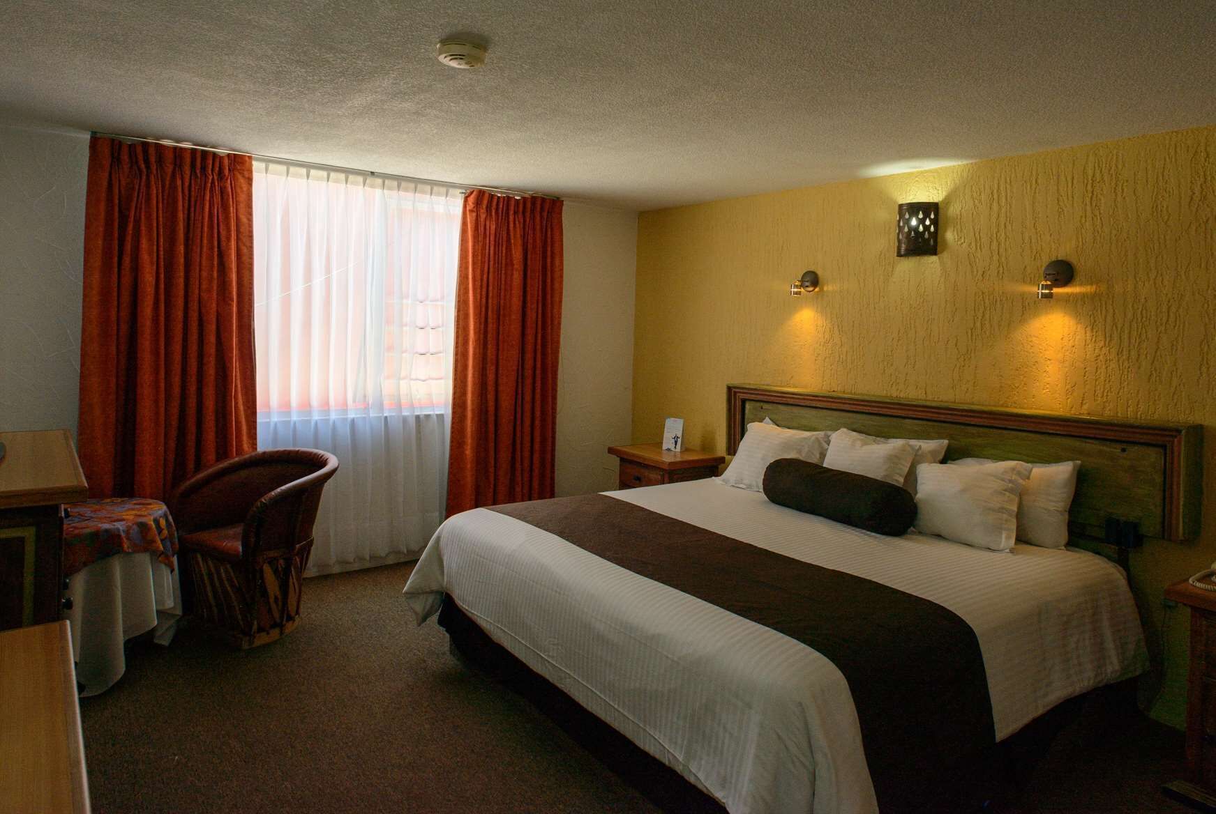 Howard Johnson by Wyndham Morelia Calle Real