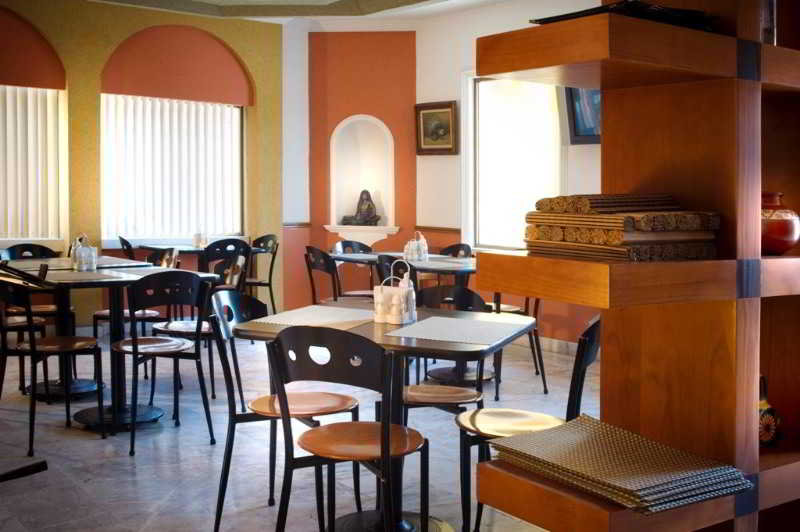 Hotel Suites Campestre