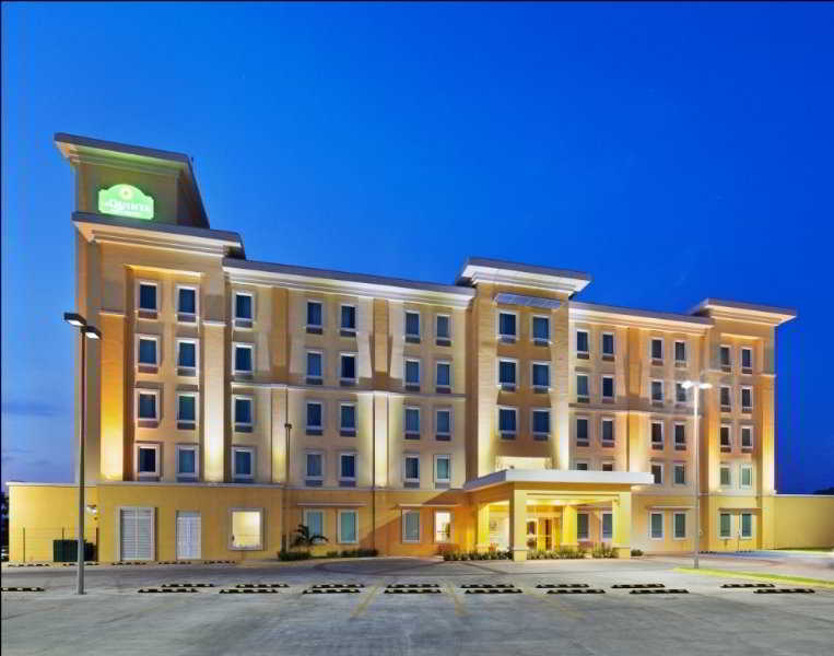 La Quinta by Wyndham Poza Rica