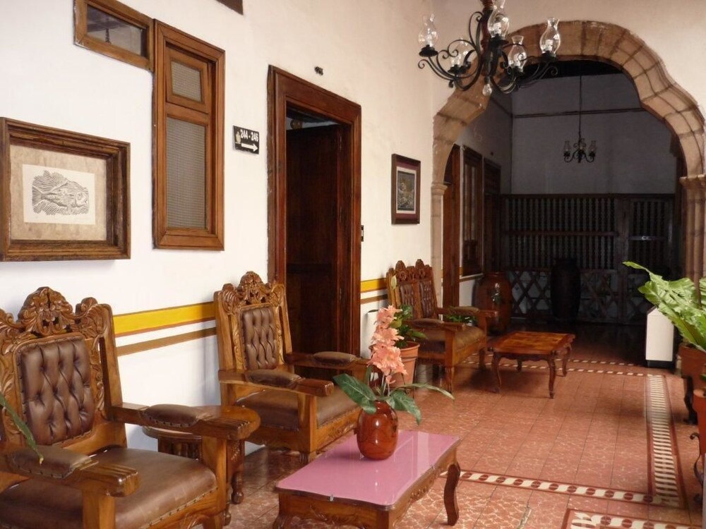 Hotel Los Escudos