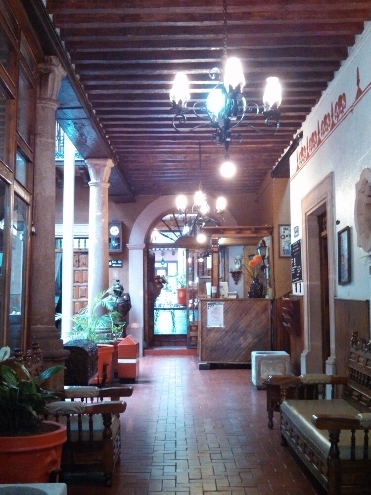 Hotel Los Escudos