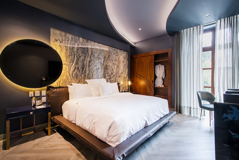 La Perla Hotel Boutique