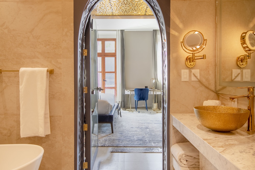 La Perla Hotel Boutique