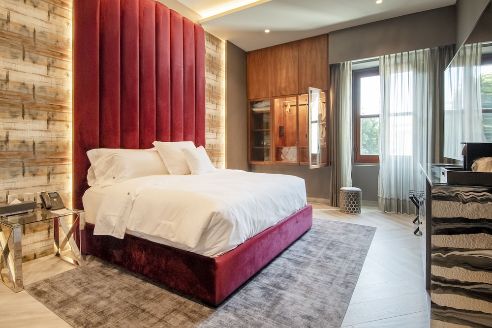 La Perla Hotel Boutique