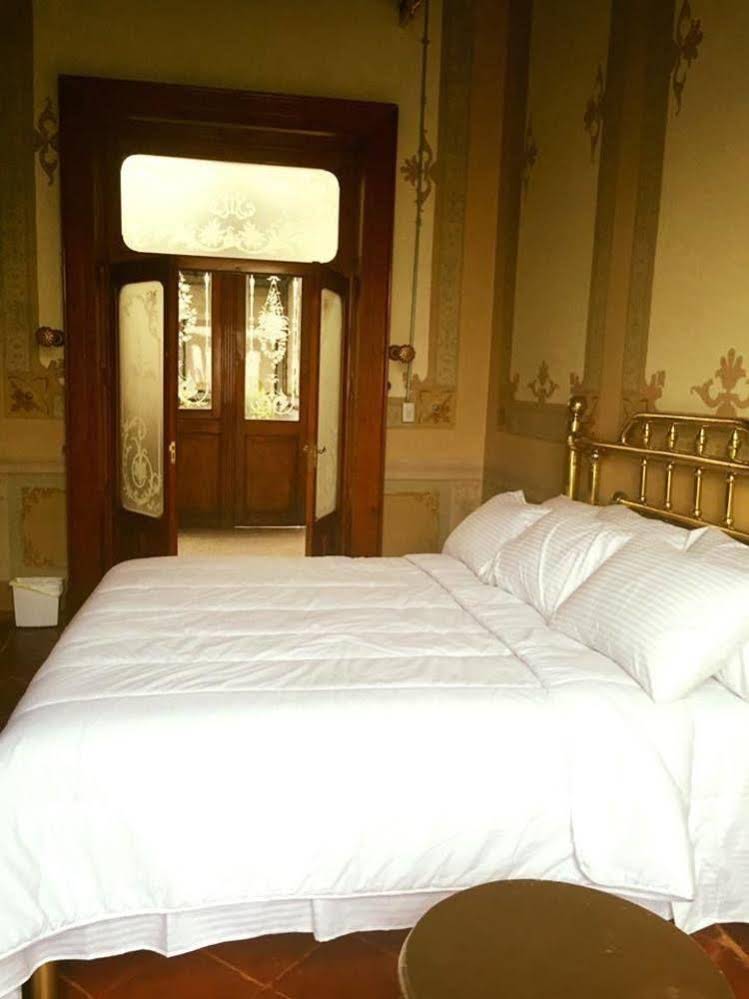 Leonora Hostal - Hostel