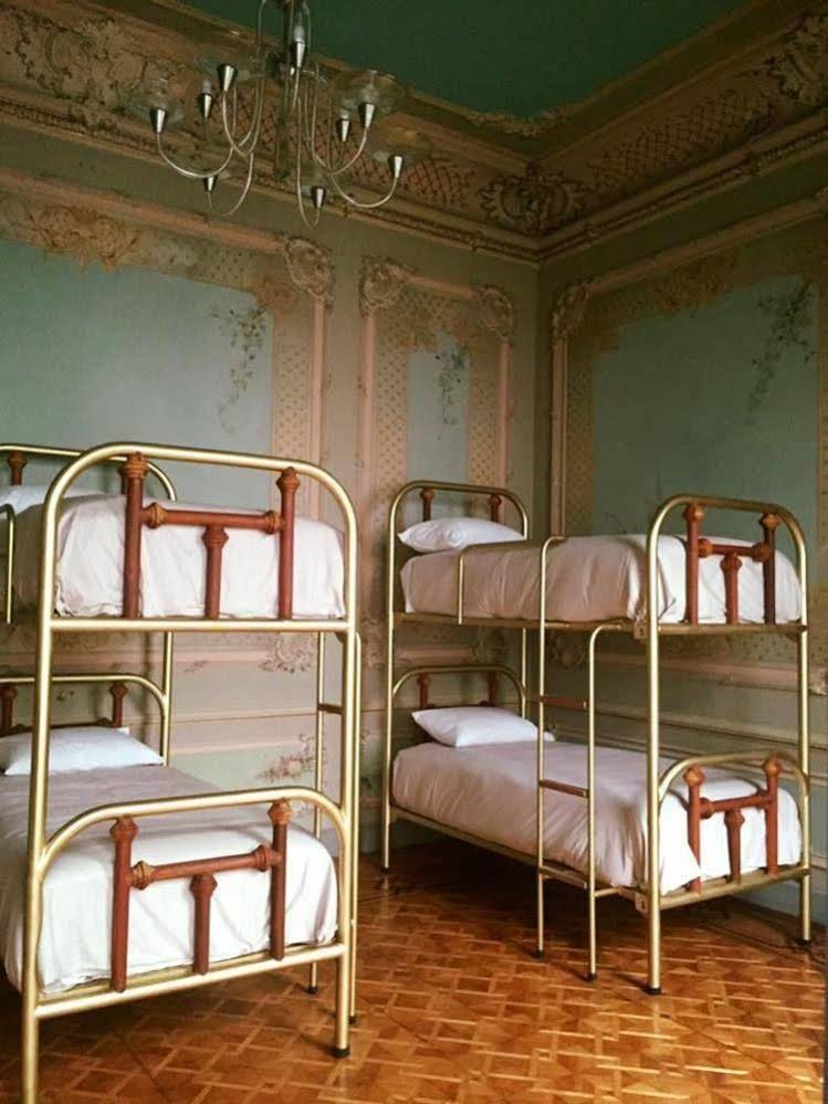 Leonora Hostal - Hostel