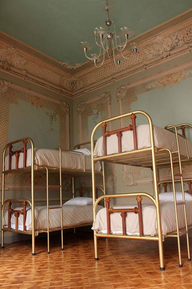 Leonora Hostal - Hostel