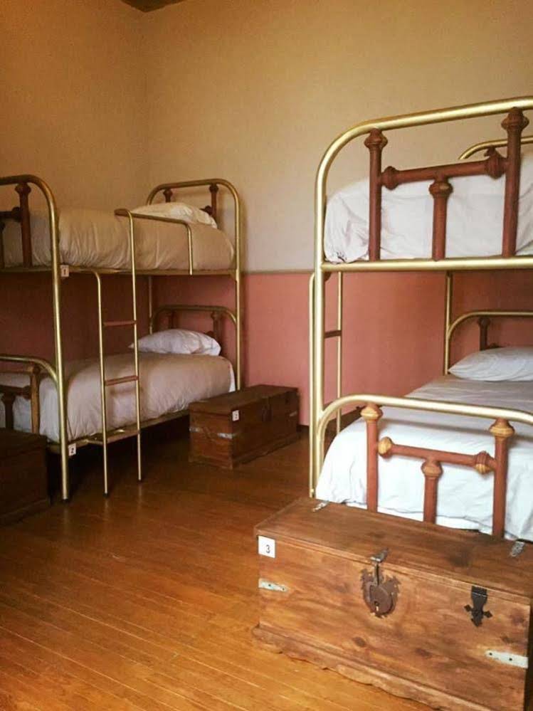 Leonora Hostal - Hostel