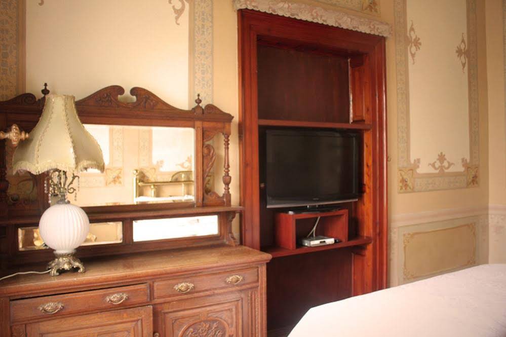 Leonora Hostal - Hostel