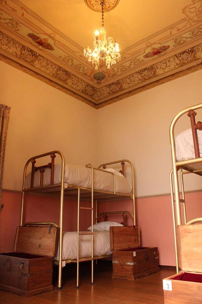 Leonora Hostal - Hostel