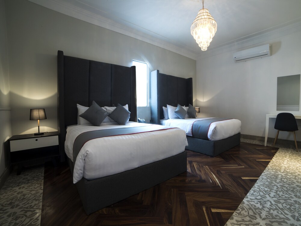 Hotel Business Real 500