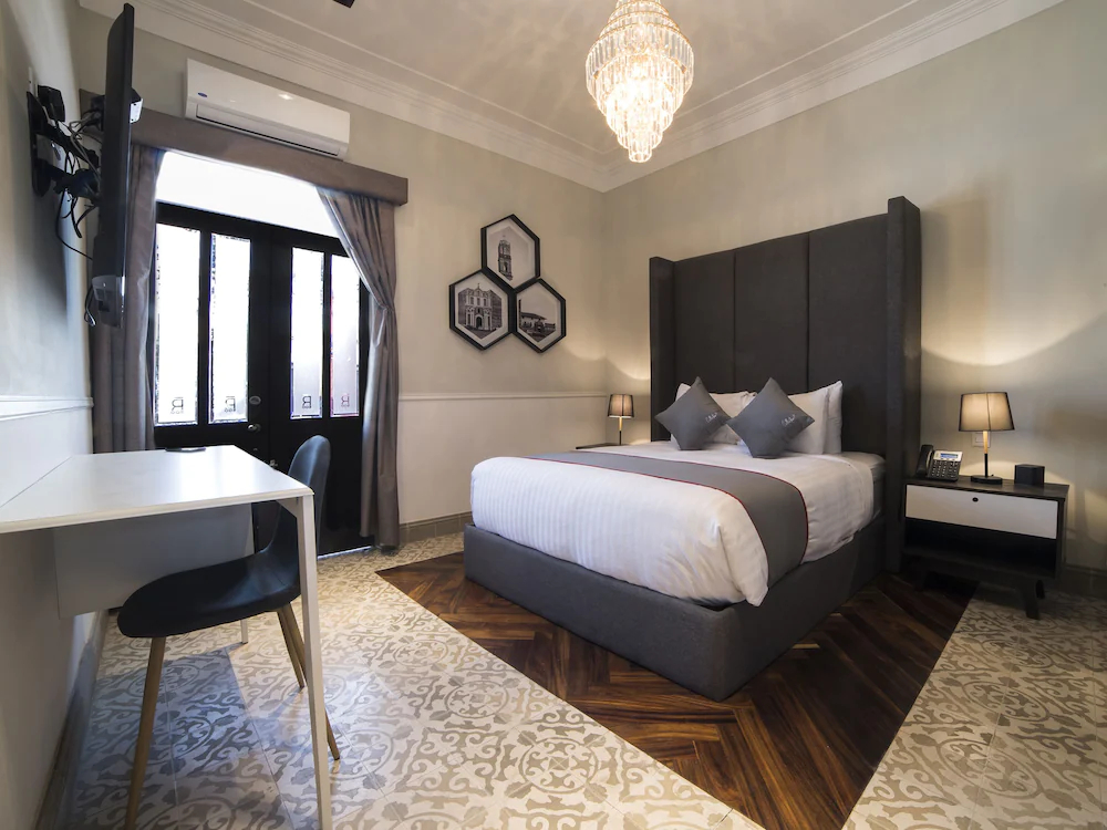 Hotel Business Real 500