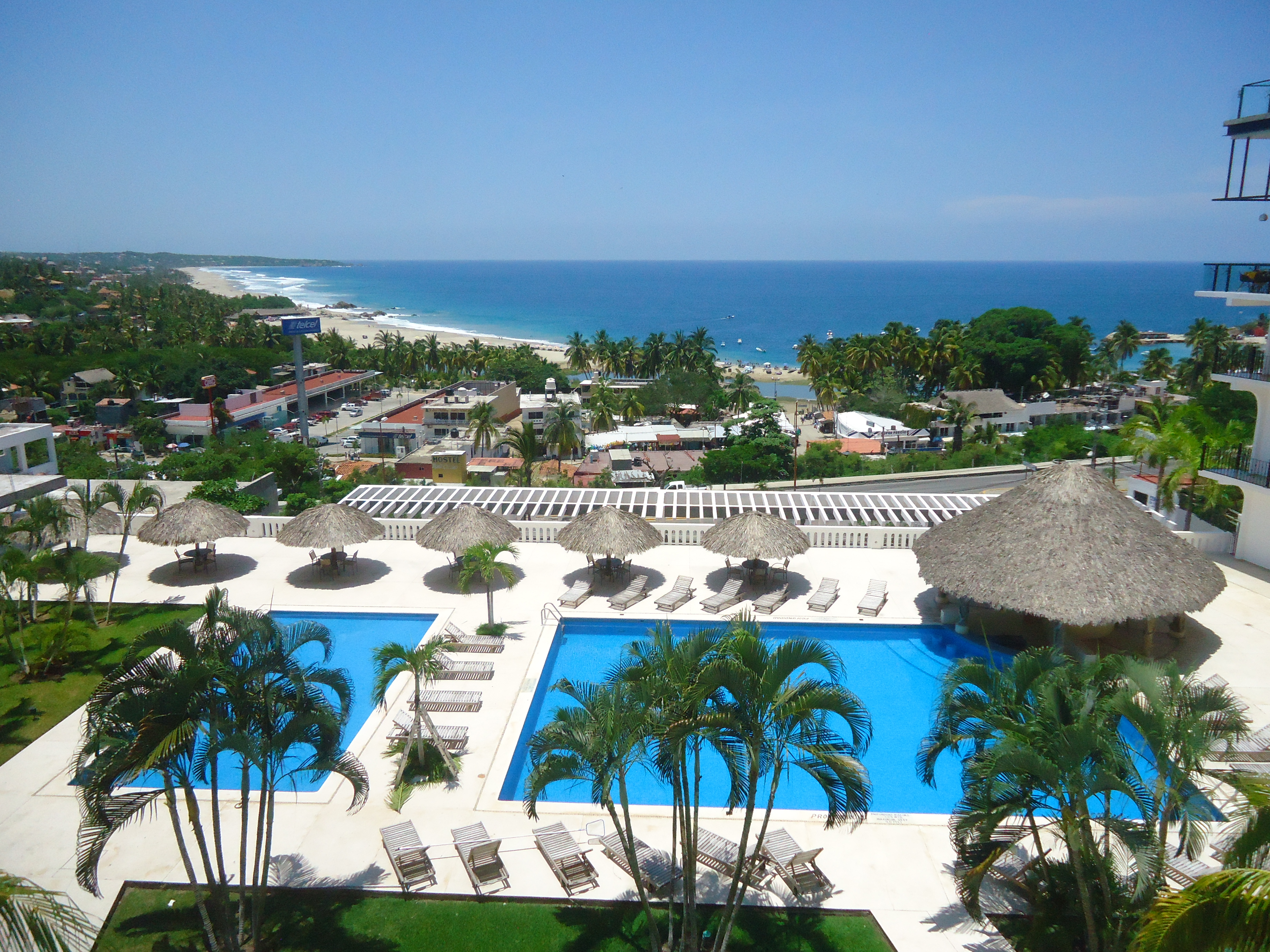 Caracol Plaza and Resort