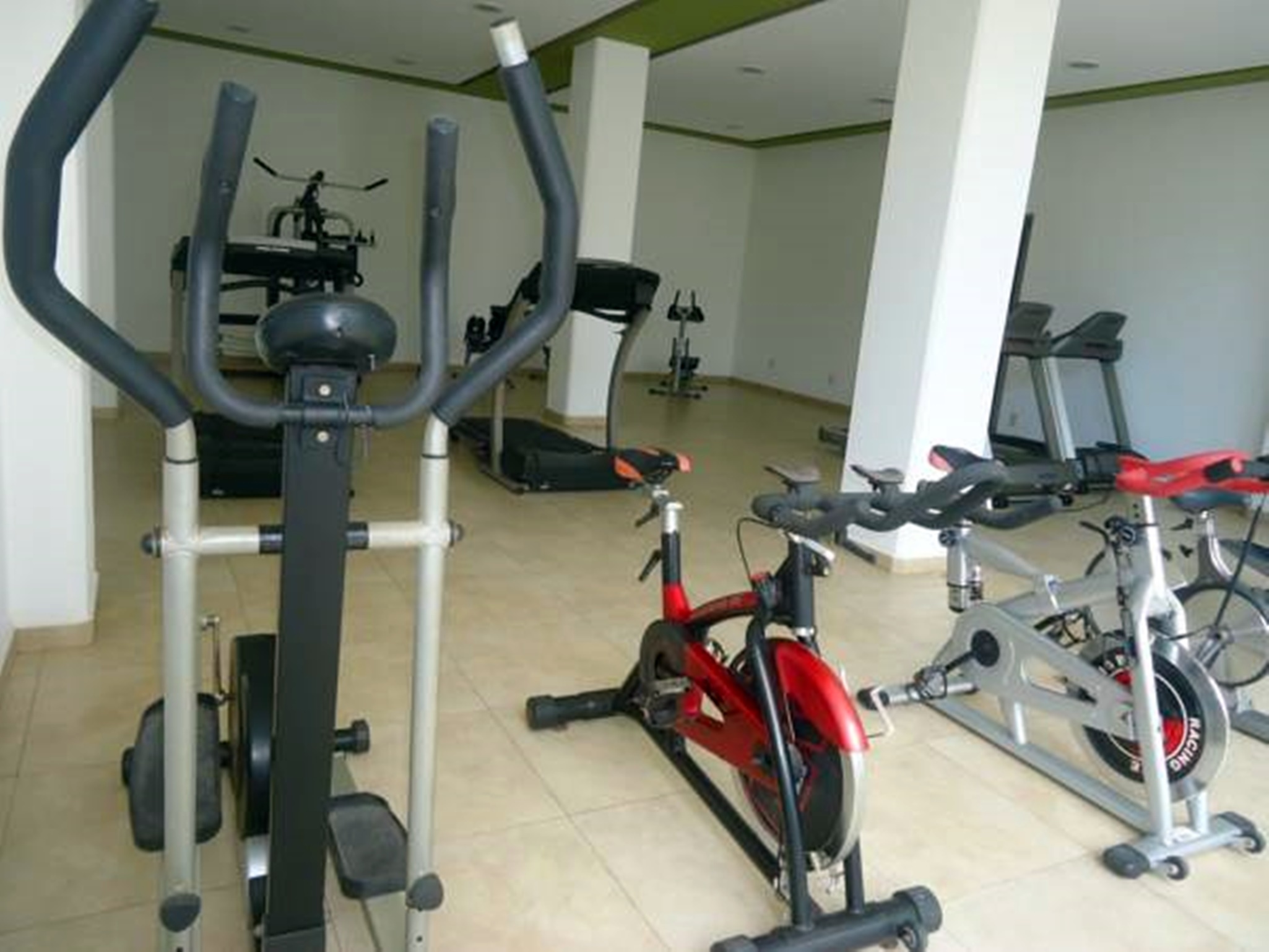 Caracol Plaza and Resort