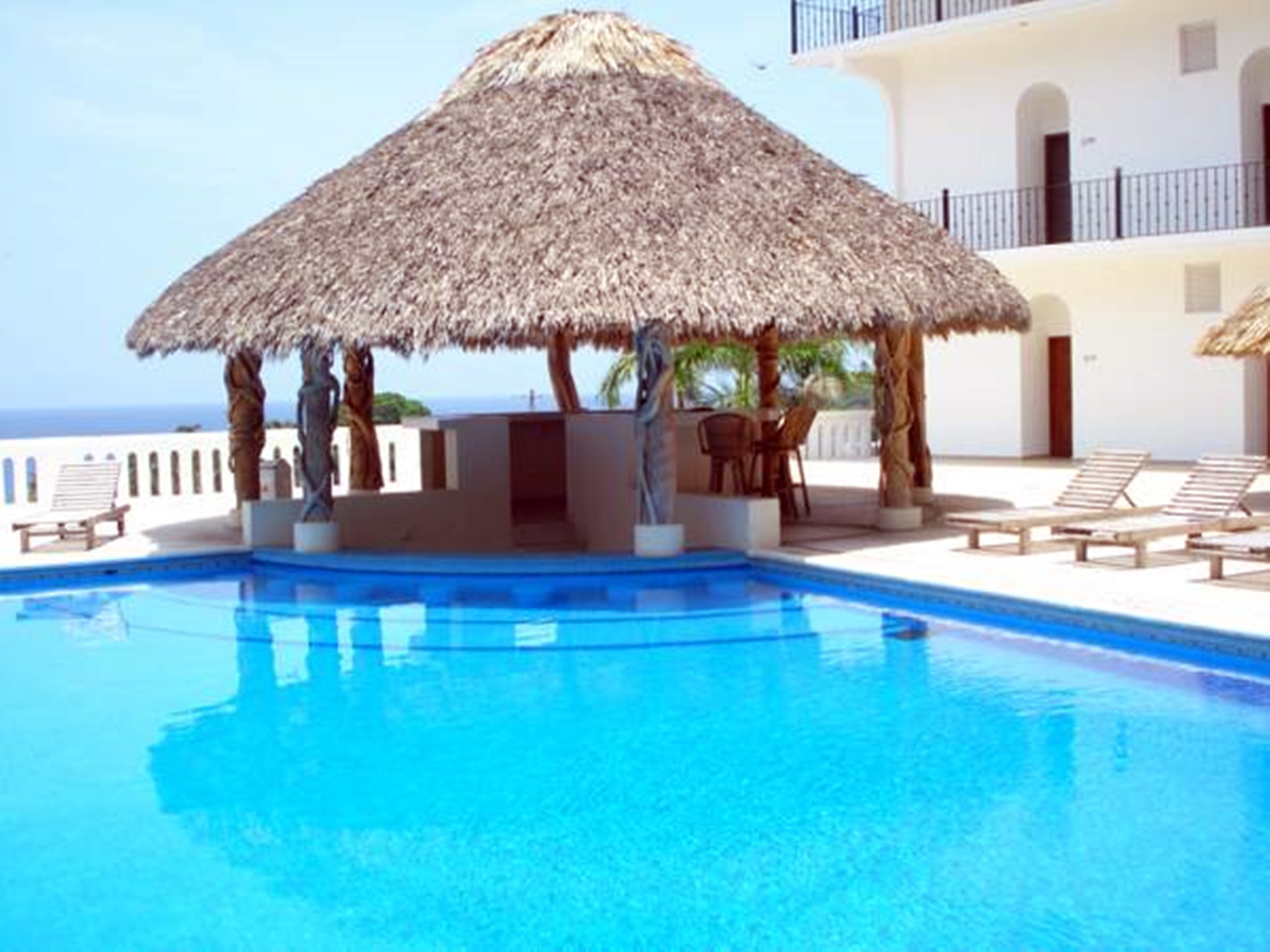 Caracol Plaza and Resort