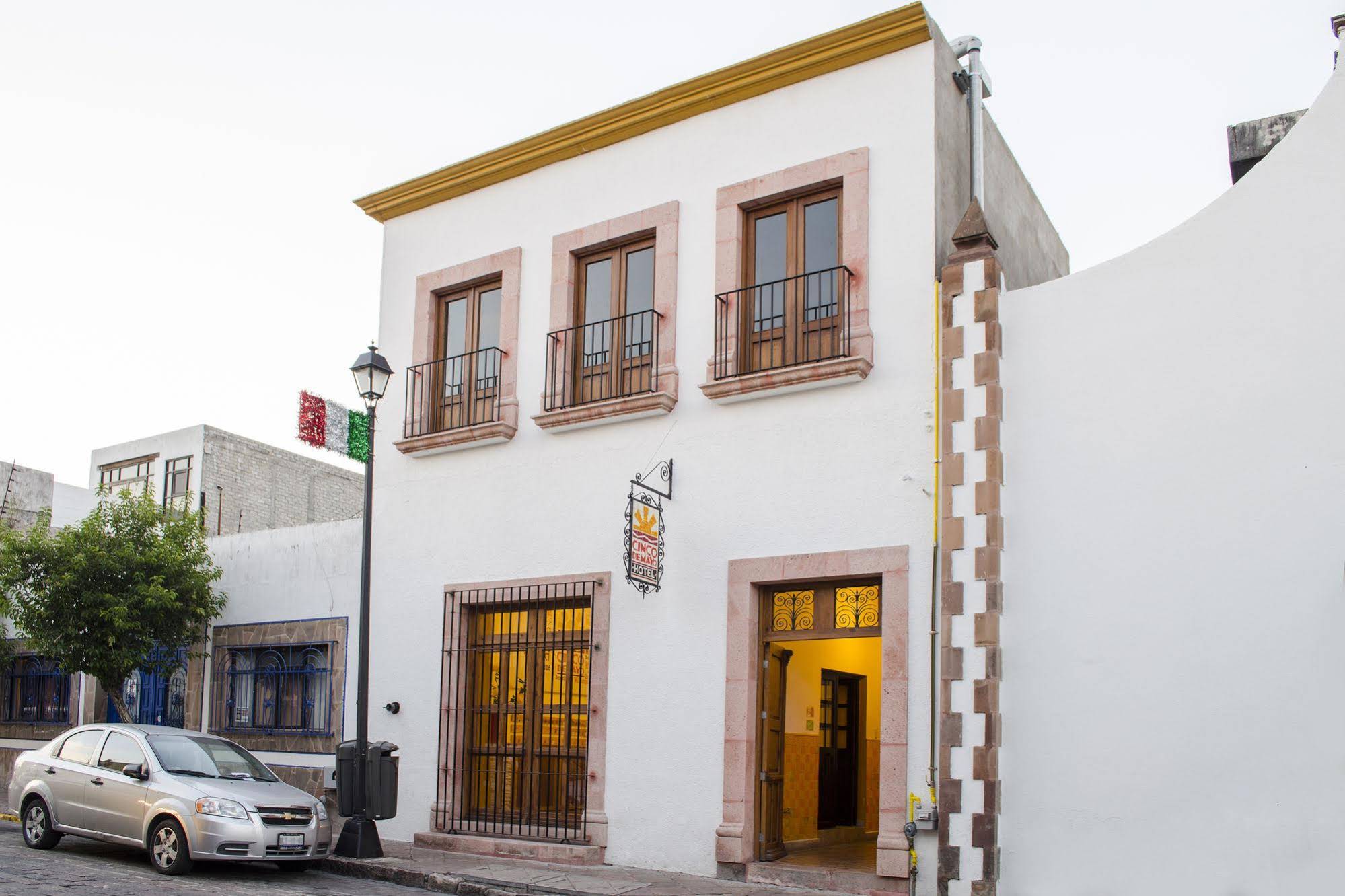 Cinco De Mayo Hotel