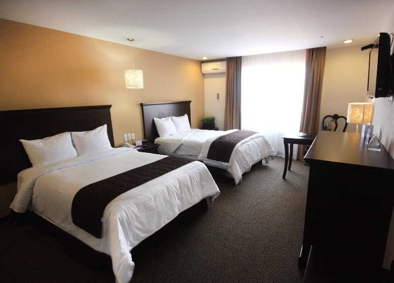 Radisson Plaza Camelinas