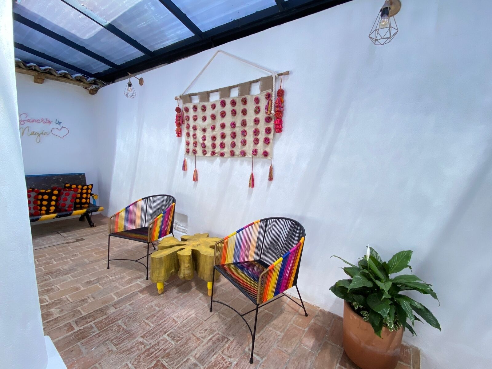 Suites Del Barrio Hotel
