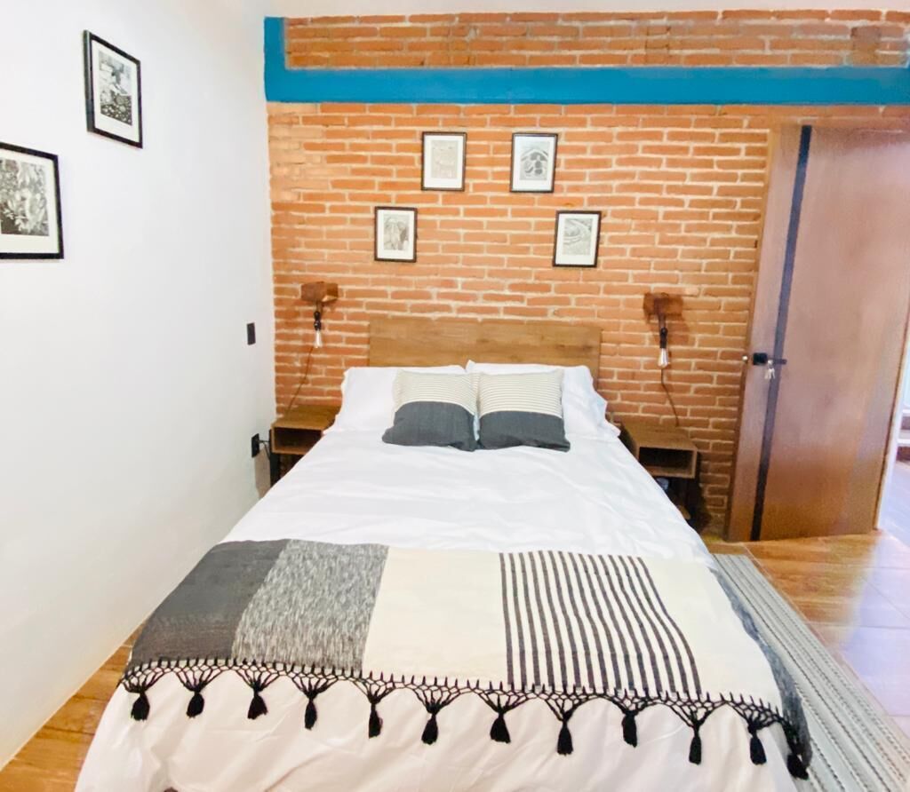 Suites Del Barrio Hotel