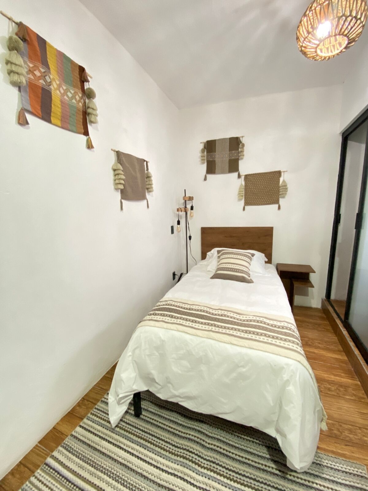 Suites Del Barrio Hotel