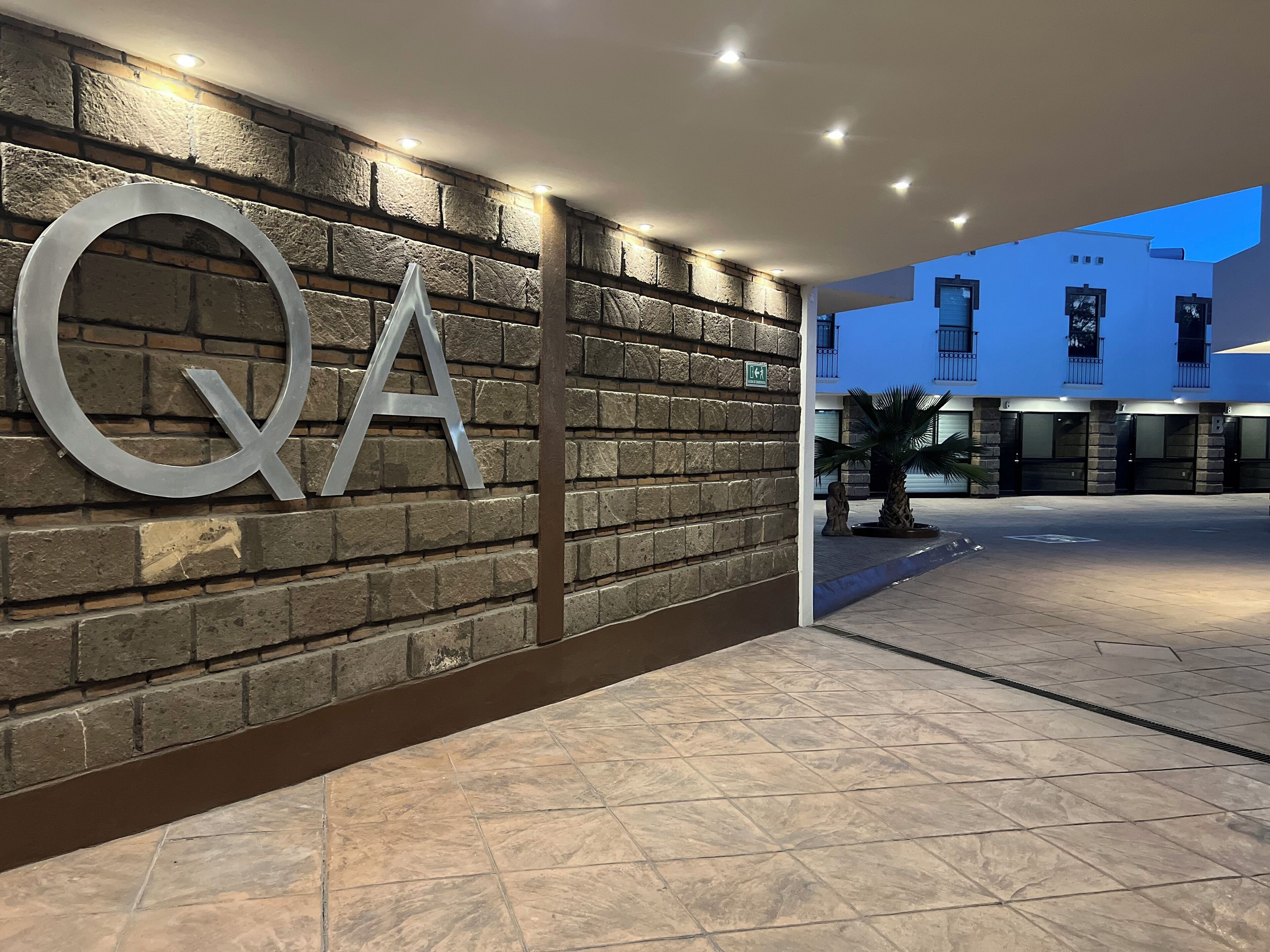 Qa Hotel