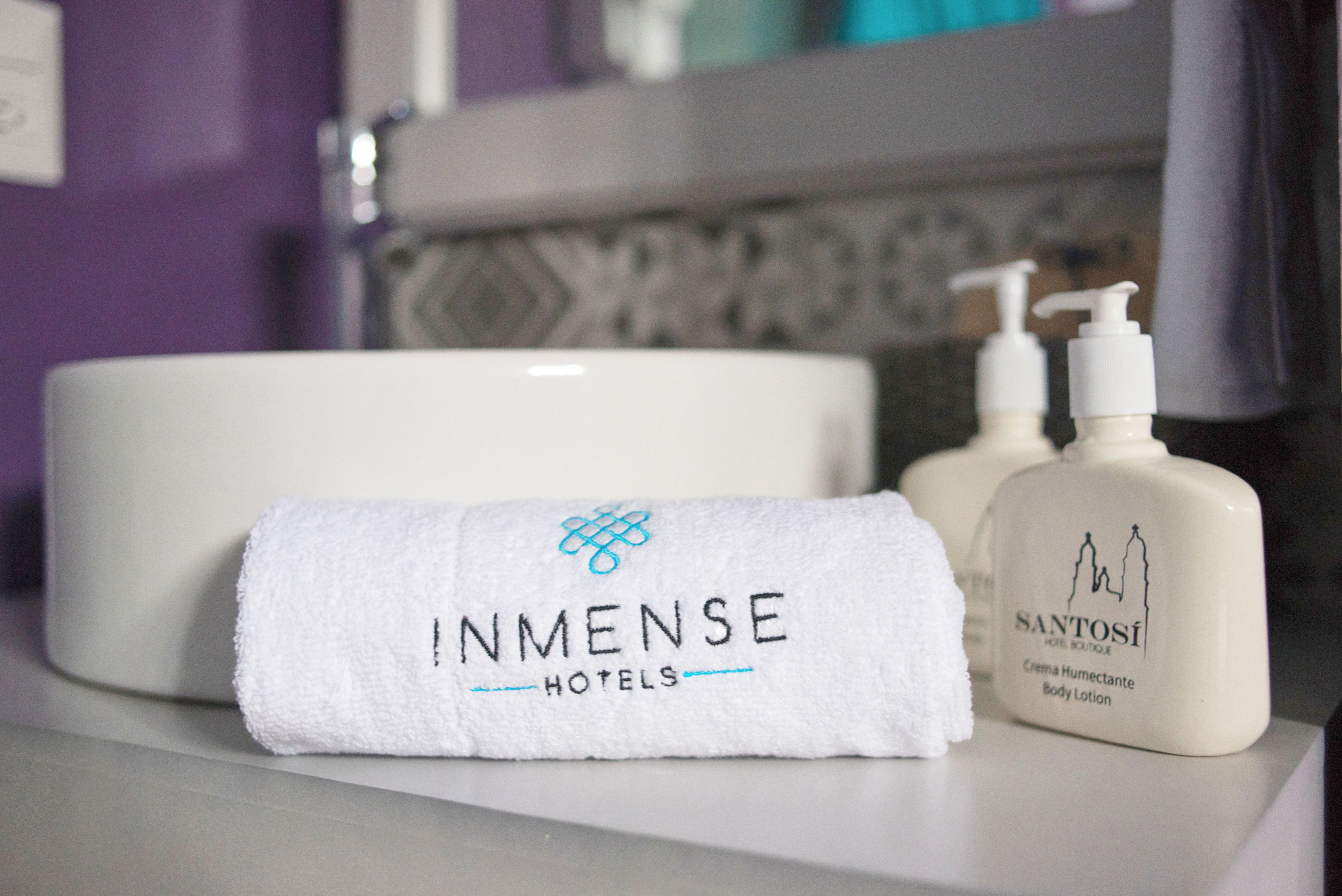Santosí by Inmense