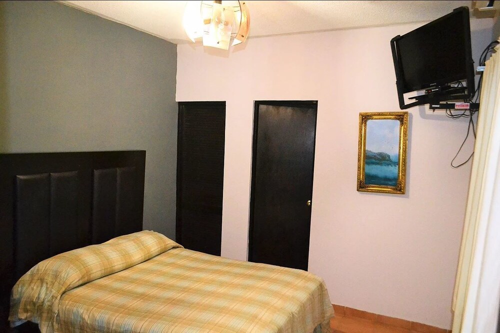 Hotel Laguna Inn
