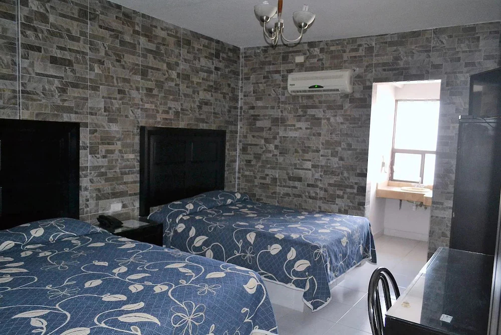 Hotel Laguna Inn