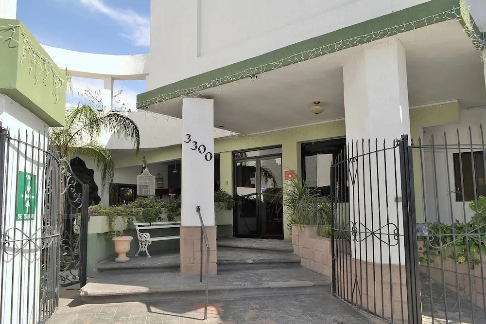 Hotel Laguna Inn