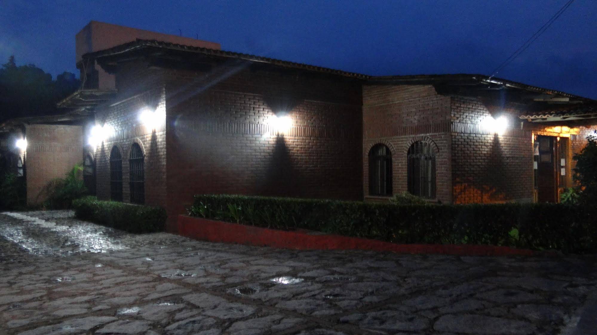 Hotel Valle Dorado