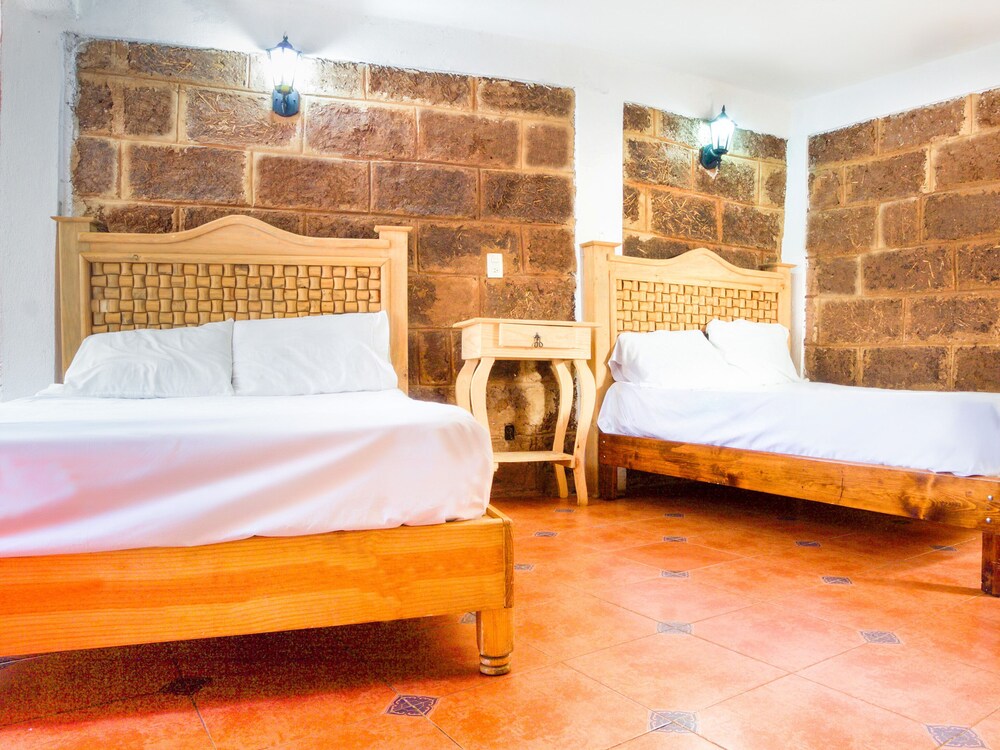 Hotel Del Centro by OYO Rooms