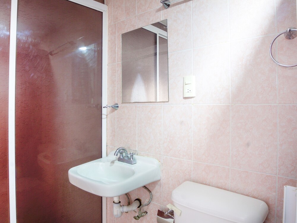 Hotel Del Centro by OYO Rooms