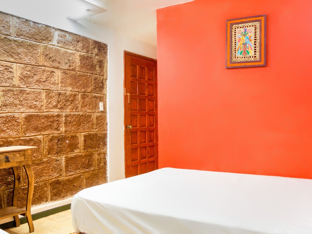 Hotel Del Centro by OYO Rooms