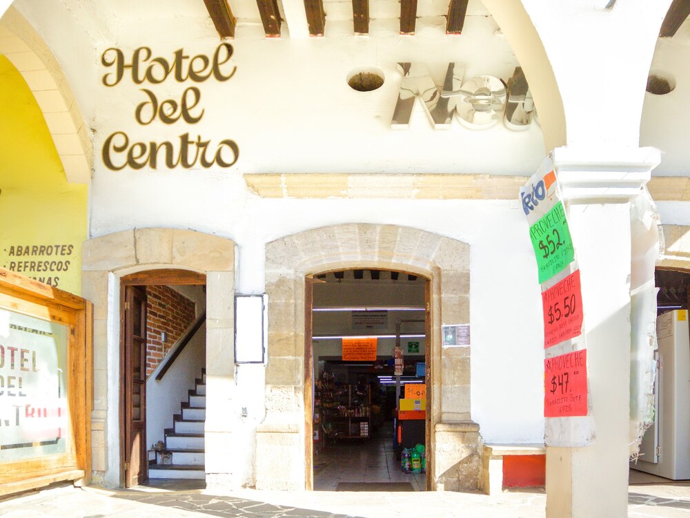 Hotel Del Centro by OYO Rooms