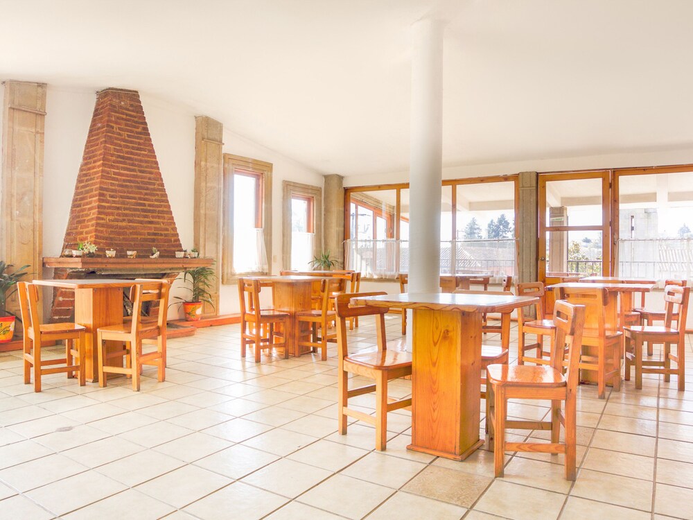 Hotel Del Centro by OYO Rooms
