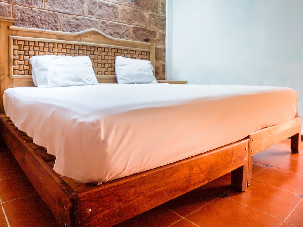 Hotel Del Centro by OYO Rooms
