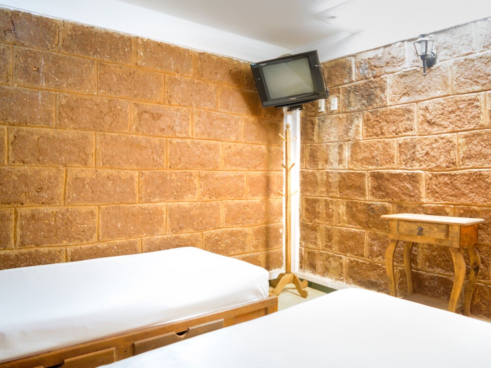 Hotel Del Centro by OYO Rooms
