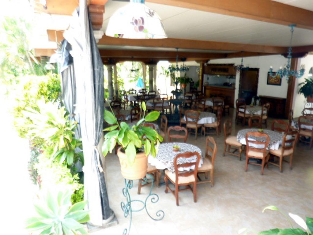 Hotel Bajo el Volcan