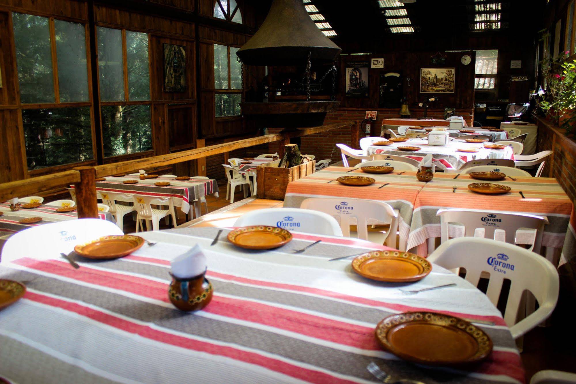 Los Vagones Cabanas Restaurante Bar