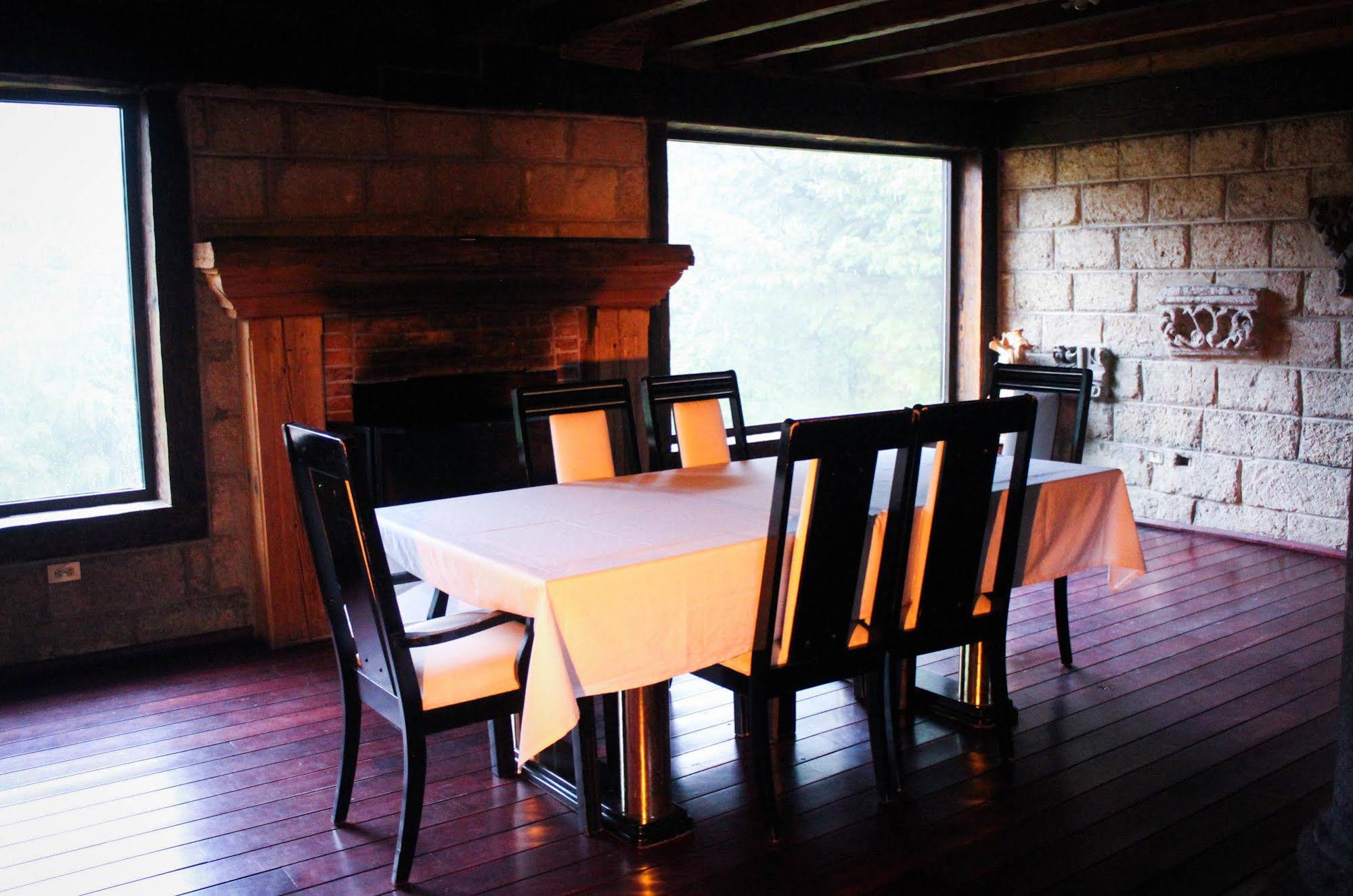 Los Vagones Cabanas Restaurante Bar