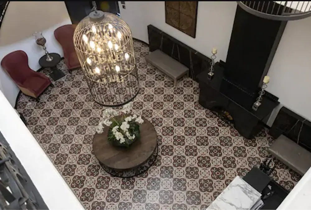AR 218 Hotel