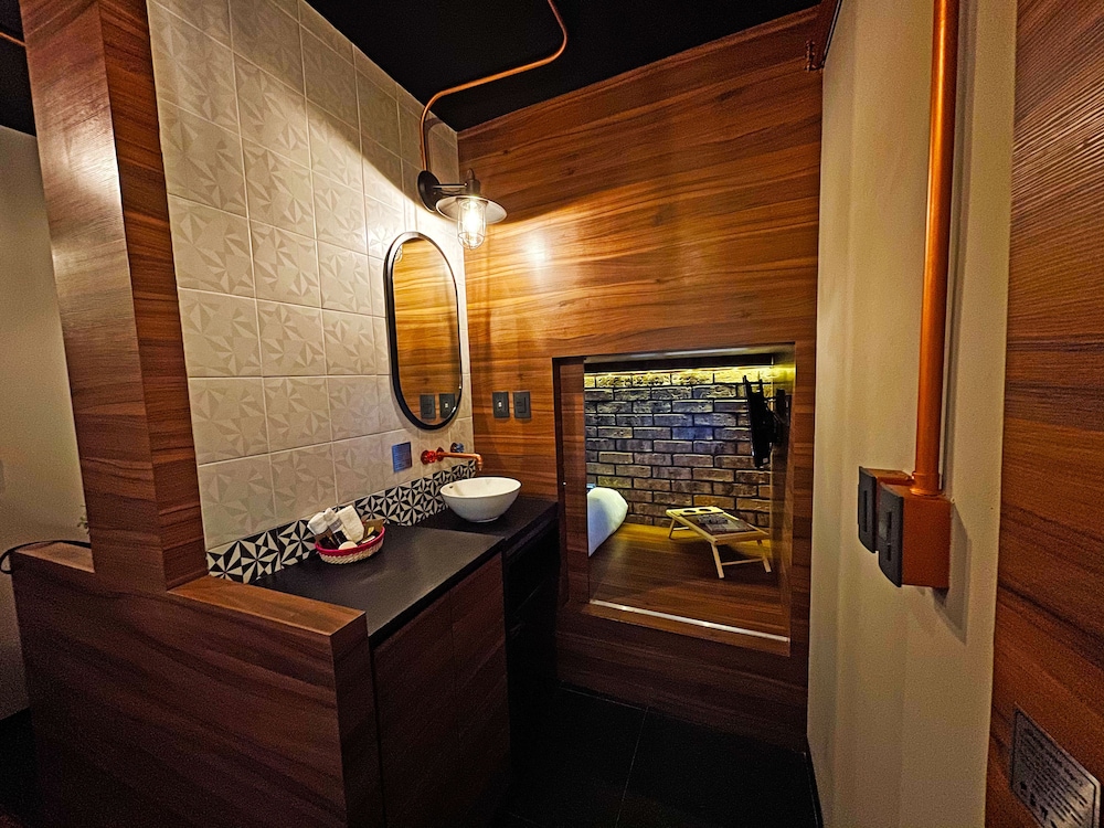 Cadillac Hotel Boutique