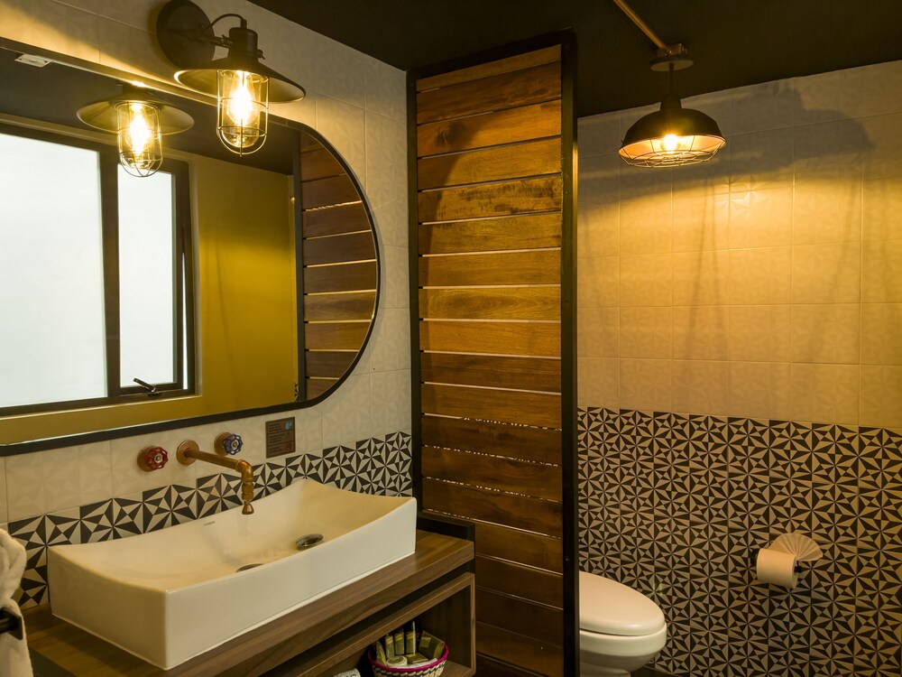 Cadillac Hotel Boutique